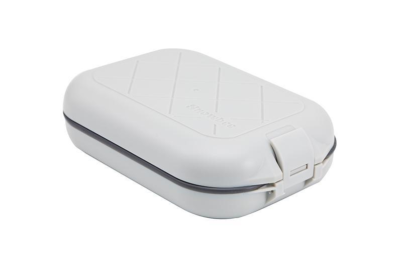 Clamshell Fly Box with Center Leaf by Snowbee USA